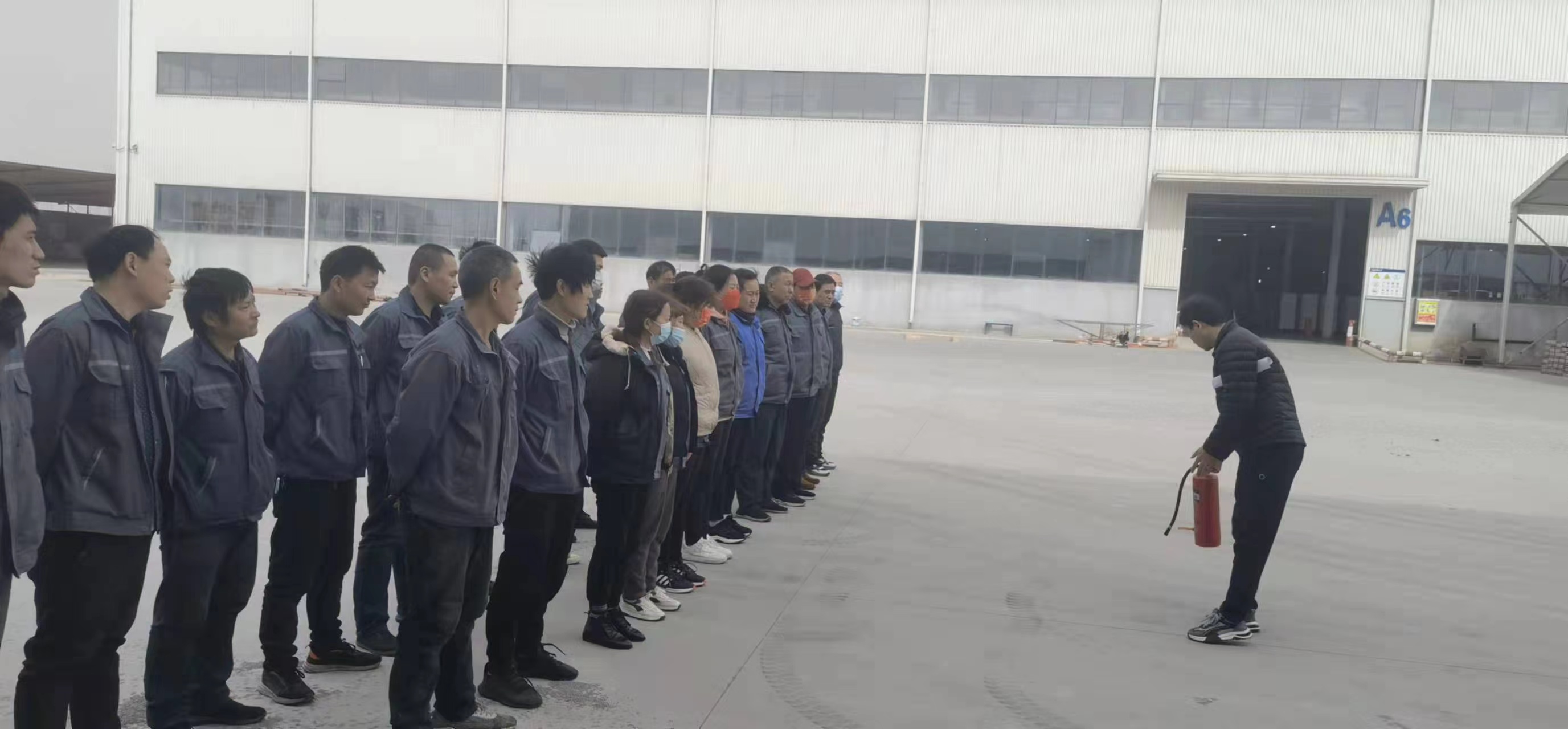 開(kāi)展消防演練，提升員工應(yīng)急能力