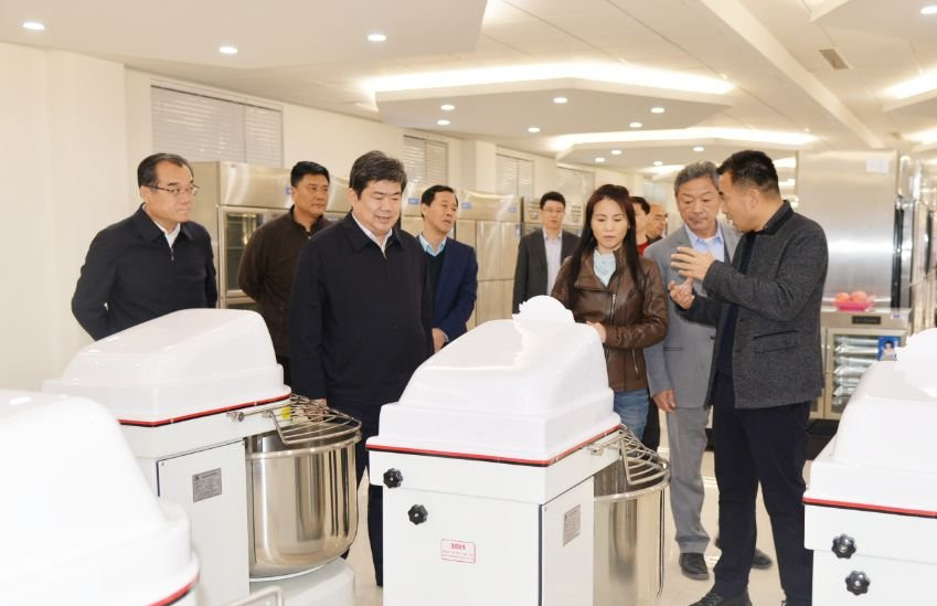 市委常委、統(tǒng)戰(zhàn)部部長李家良陪同客人到濱州市(圖5)